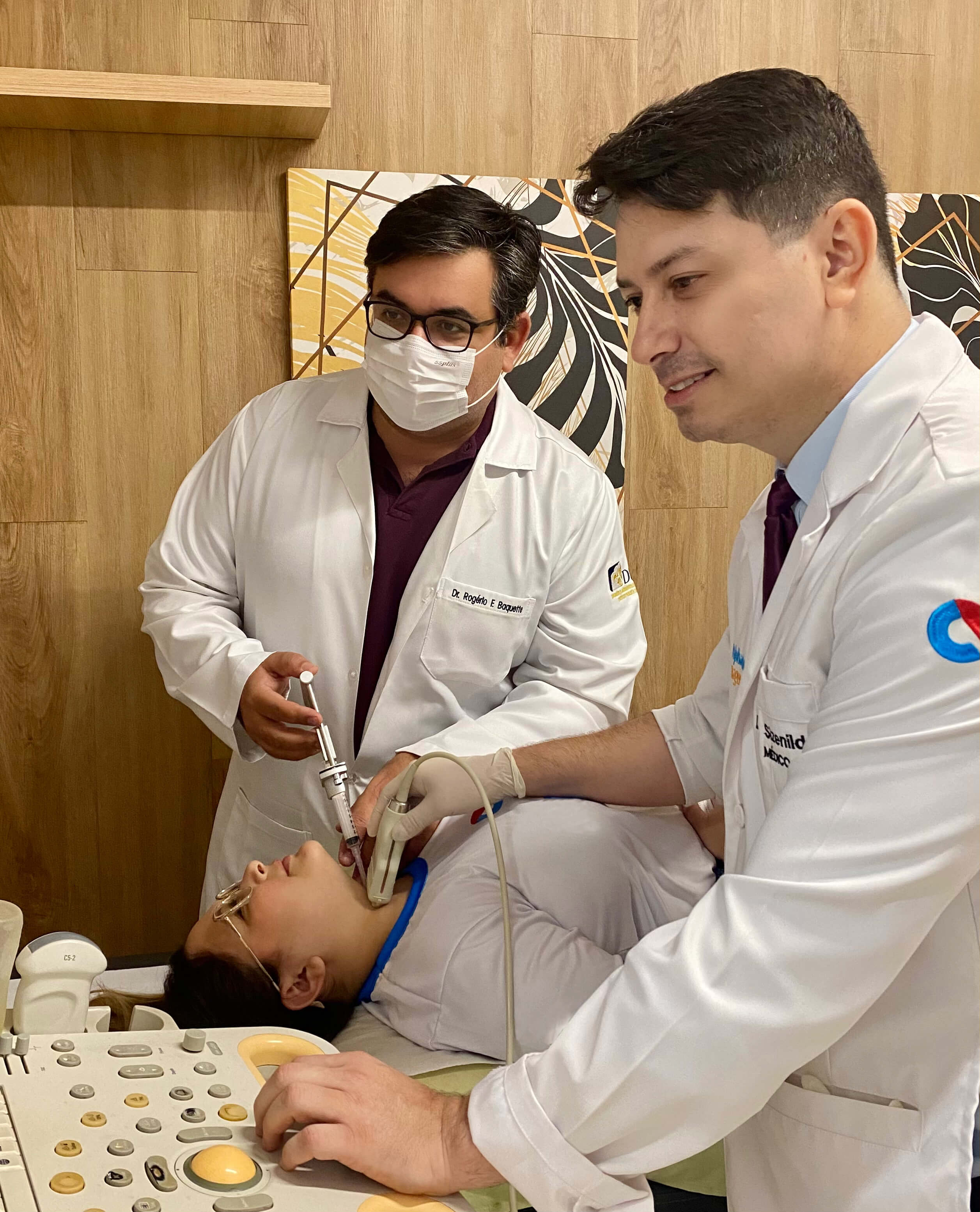 Dr. Sizenildo realizando punção